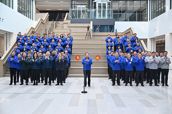 谭旭光：向你们拜年了，大家辛苦了