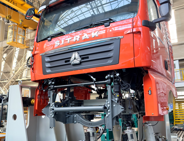 (2)驾驶室道路模拟振动疲劳测试