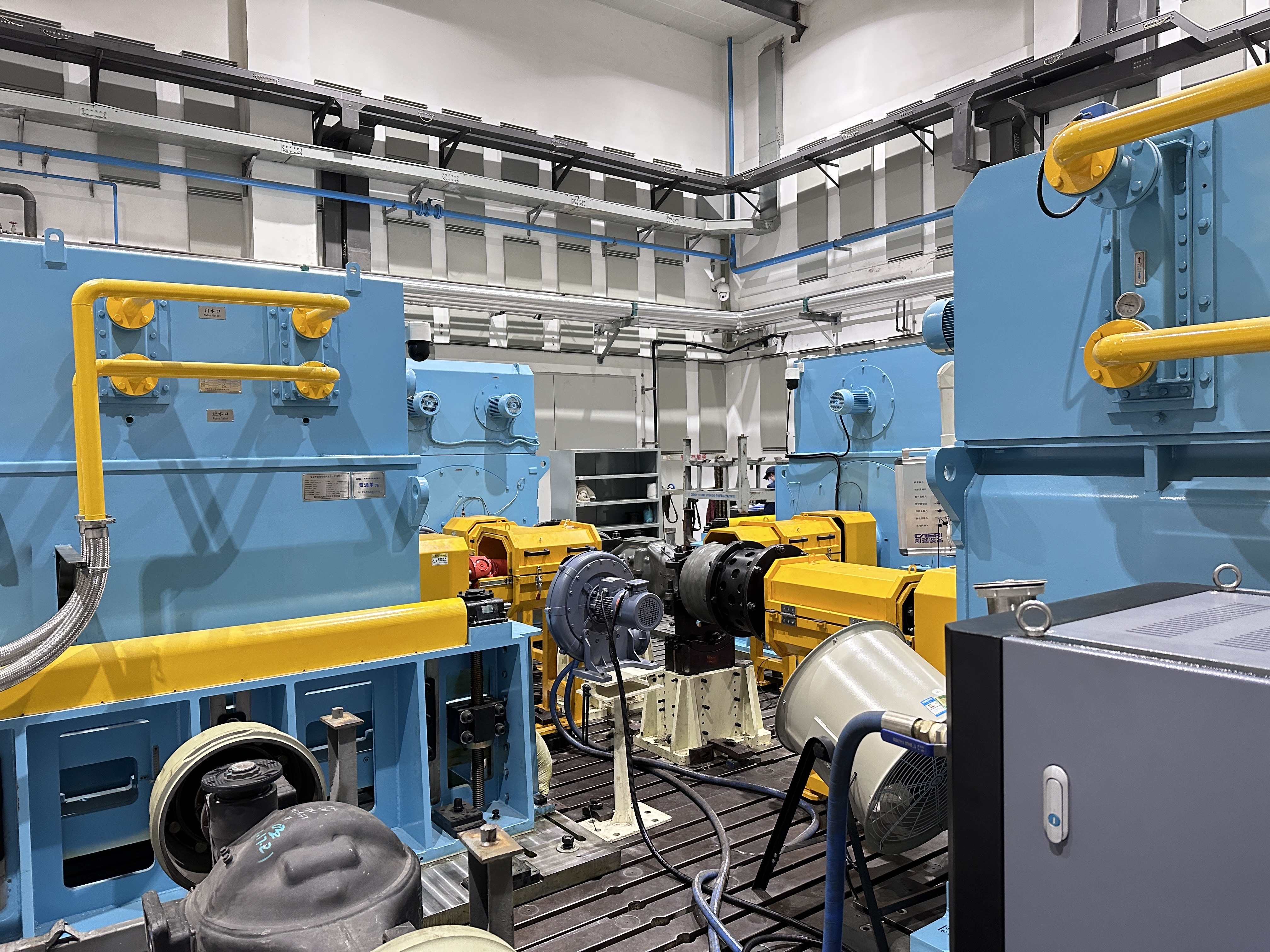 (3)国产驱动桥疲劳寿命试验台(传统桥、电驱桥性能和耐久试验)